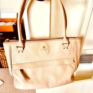 Kate Spade handbag! Beige. Nice condition. Super softleather. Ready for spring.